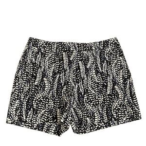 White House Black Market Shorts dark blue/light blue/white feather Print Size 4